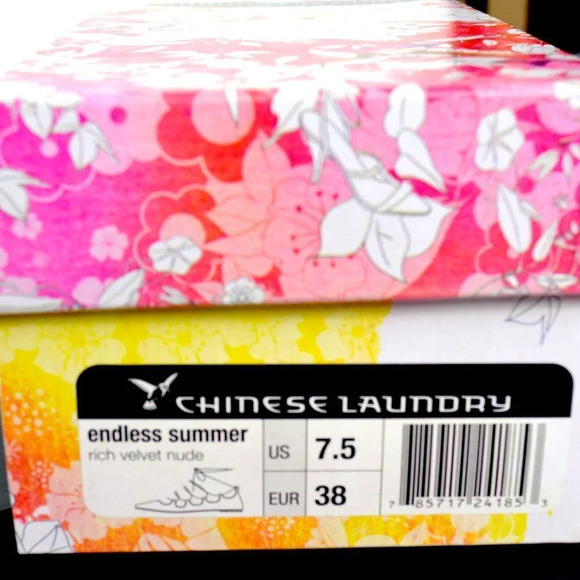 NWT  CHINESE LAUNDRY ENDLESS SUMMER VELVET  NUDE COLOR  SIZE 6.5, 7.5 , 8.0 - Picture 5 of 6